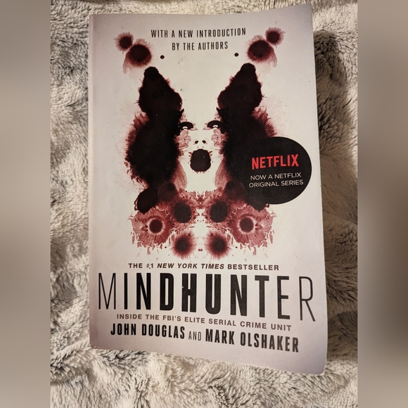 MindHunter Inside the Elite FBI Serial Crimes Unit Behavioral Profiler Paperback - Picture 1 of 12